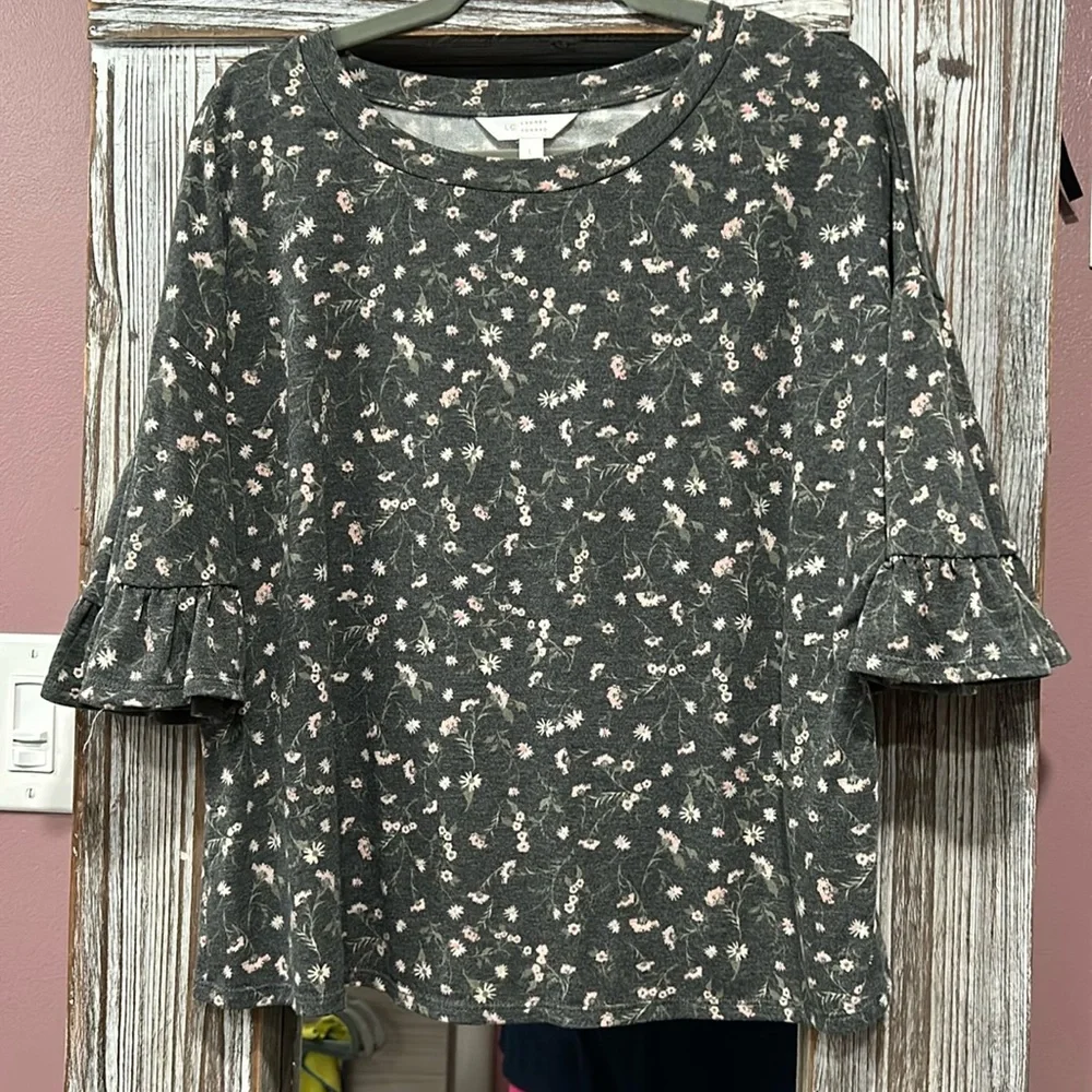 Cute Lauren Conrad Top - Picture 1 of 4